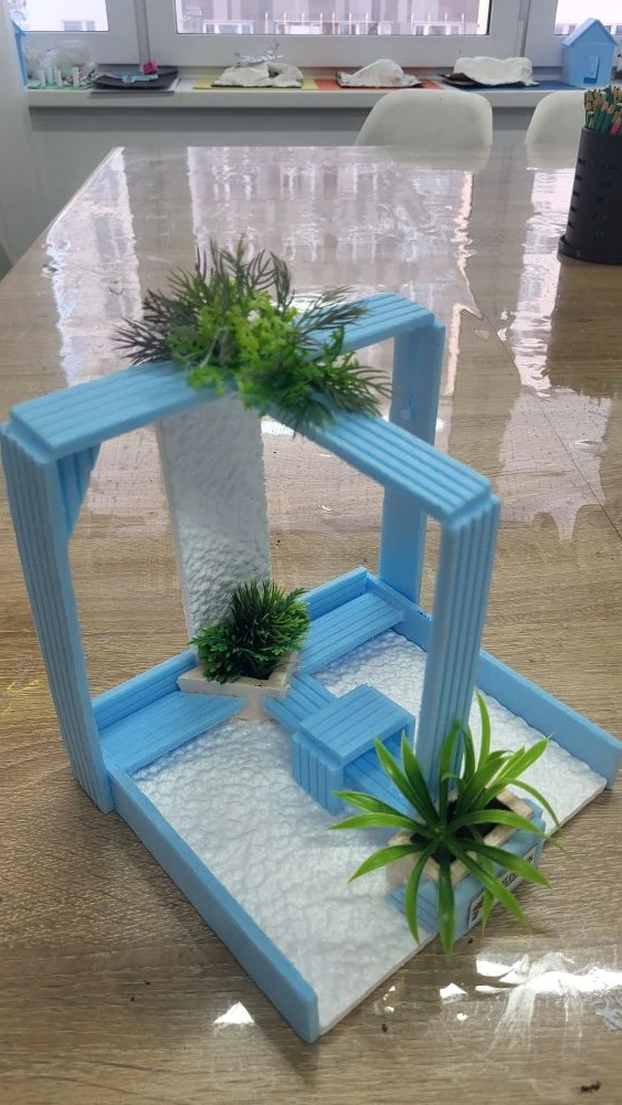 Мини-макет беседки и зоны отдыха в голубых тонах